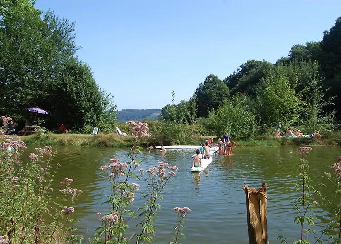 Camping La Foret Du Morvan Vintage Caravan