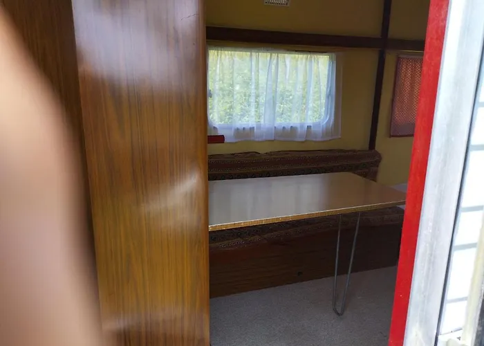 Camping La Foret Du Morvan Vintage Caravan