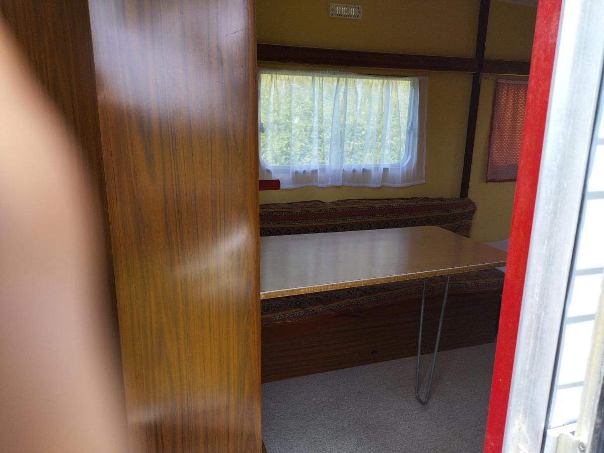 La Foret Du Morvan Vintage Caravan Larochemillay